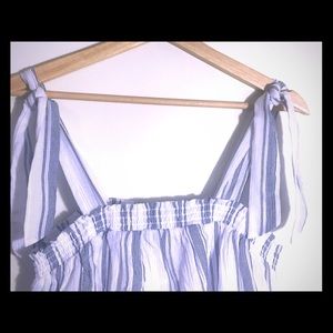 Universal thread goods co. Top.